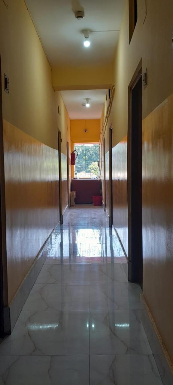 Hotel Narendra Niketan Calcuta Exterior foto